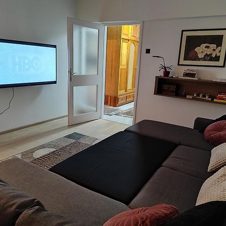 Spacious And Modern Apartment In Town Center Konjic Bagian luar foto
