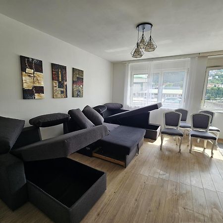 Spacious And Modern Apartment In Town Center Konjic Bagian luar foto