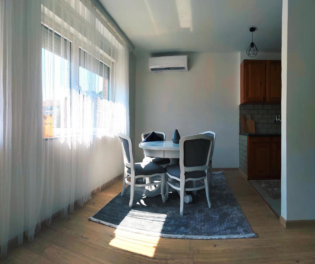 Spacious And Modern Apartment In Town Center Konjic Bagian luar foto