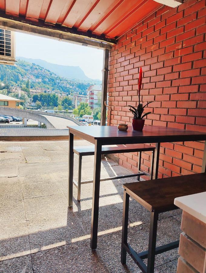 Spacious And Modern Apartment In Town Center Konjic Bagian luar foto