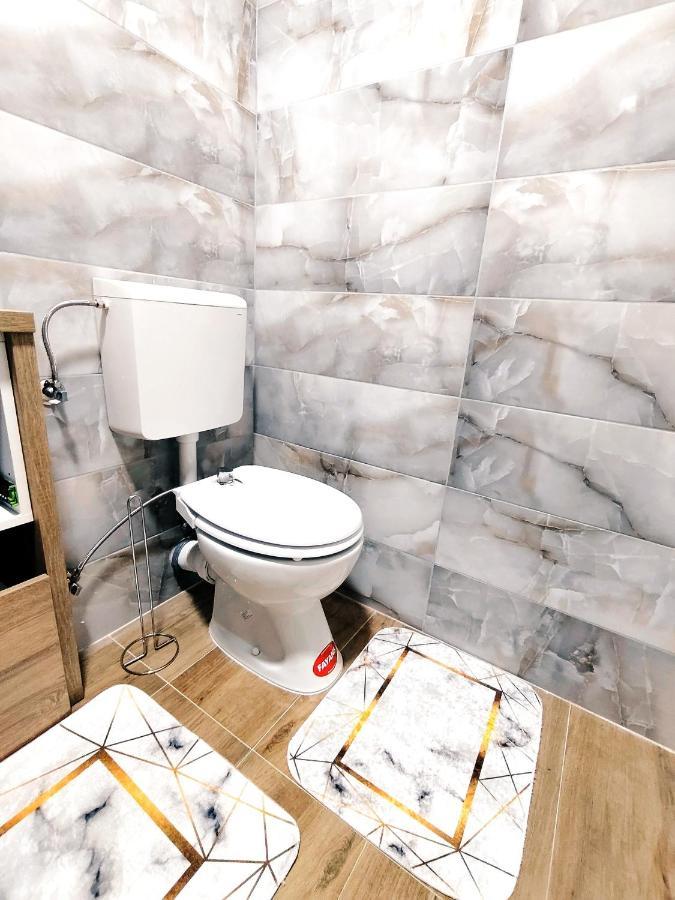 Spacious And Modern Apartment In Town Center Konjic Bagian luar foto