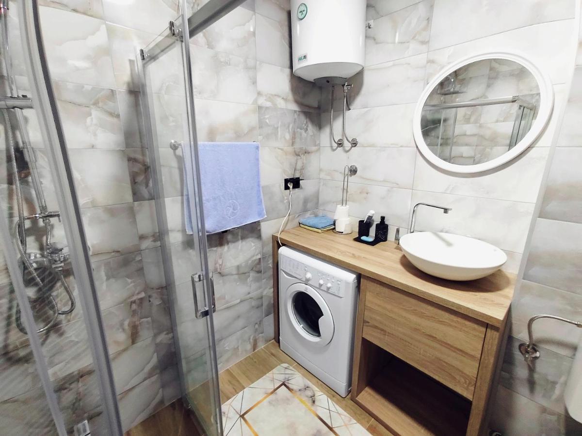Spacious And Modern Apartment In Town Center Konjic Bagian luar foto