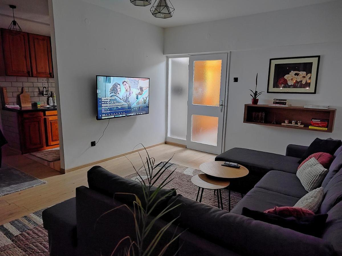 Spacious And Modern Apartment In Town Center Konjic Bagian luar foto
